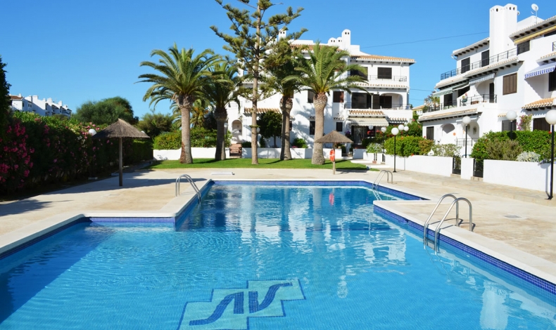 Resale - Bungalow - Orihuela Costa - Cabo Roig