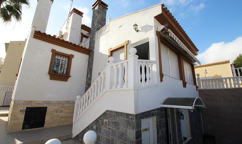 Resale - Villa - Orihuela Costa - Cabo Roig