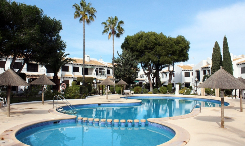 Resale - Bungalow - Orihuela Costa - Cabo Roig