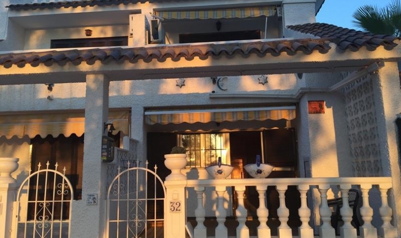 Resale - Semidetached Villa - Orihuela Costa - Punta Prima