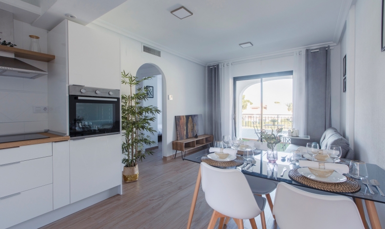 Bungalow reformado en venta en Cabo Roig cerca de Cala Caleta y Cala Capitán Bungalow reformado en venta en Cabo Roig cerca de Cala Caleta y Cala Capitán