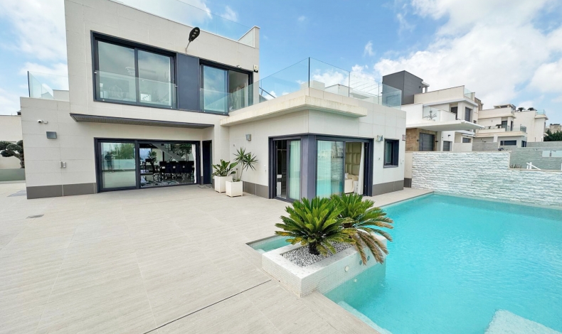 Resale - Bungalow - Orihuela Costa - Cabo Roig
