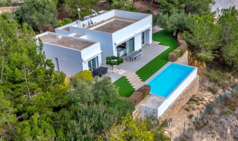 Villa for sale in Las Colinas Golf