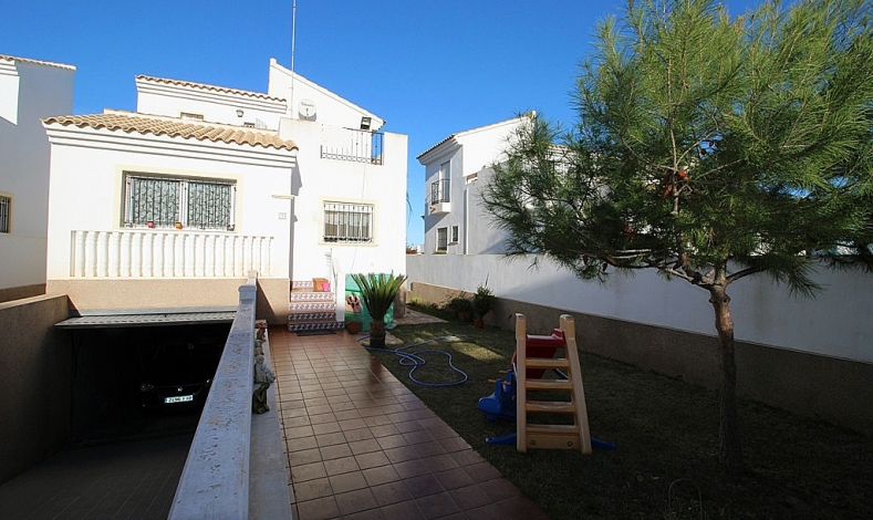 Resale - Villa - Orihuela Costa - Punta Prima