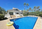 Chalet en venta en Cabo Roig con vistas al mar.