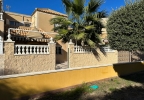 Townhouse with garden in Jardín del Mar complex in Torrevieja, near Carrefour