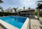 Chalet reformado en Cabo Roig junto a la playa de Cala Capitán y La Caleta